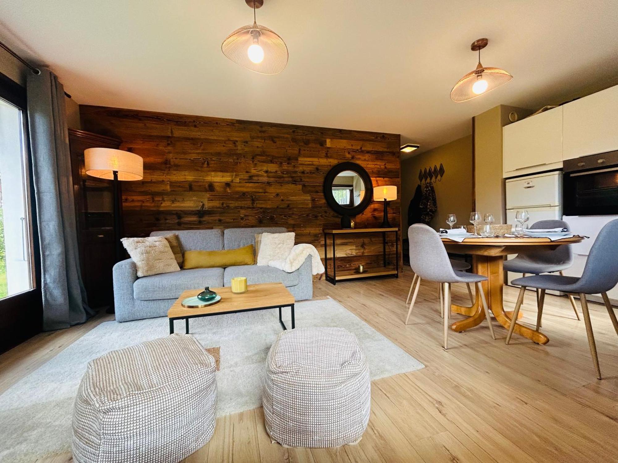Appartement Style Chalet Avec Grande Terrasse Et Parking Prive Chamonix Exterior photo